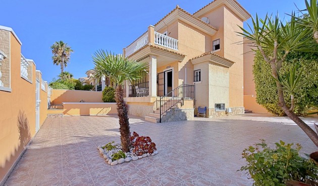 Brukt - Villa -
Orihuela - Inland