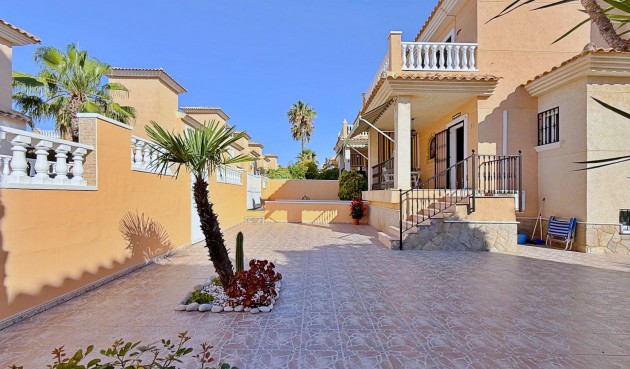 Brukt - Villa -
Orihuela - Inland