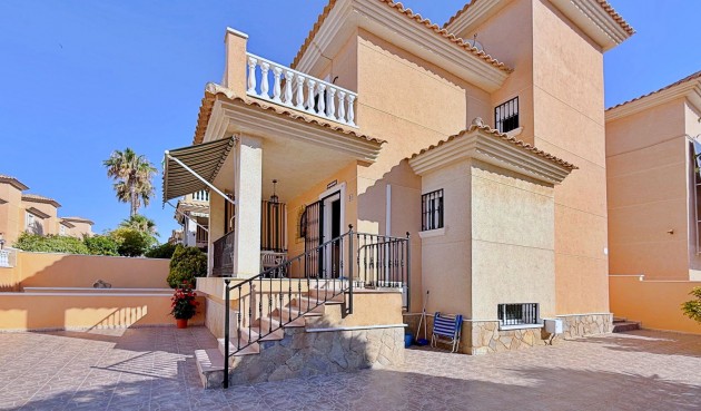 Brukt - Villa -
Orihuela - Inland