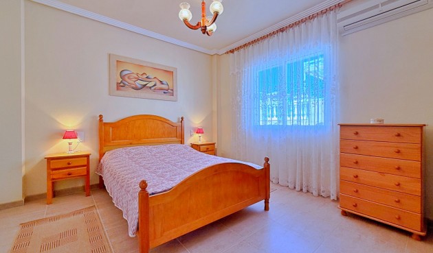 Brukt - Villa -
Orihuela - Inland
