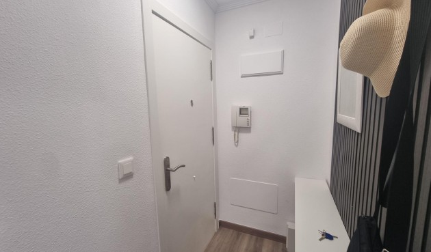 Brukt - Apartment -
Torrevieja - Estacion De Autobuses