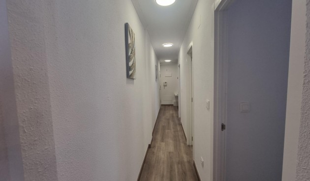 Brukt - Apartment -
Torrevieja - Estacion De Autobuses