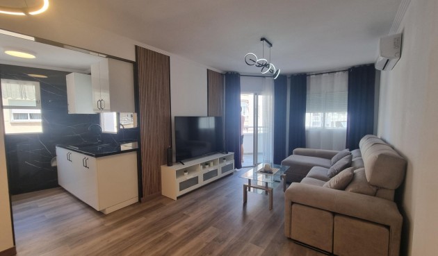 Brukt - Apartment -
Torrevieja - Estacion De Autobuses