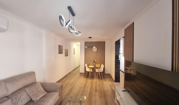 Brukt - Apartment -
Torrevieja - Estacion De Autobuses