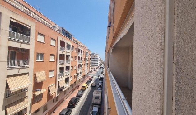 Brukt - Apartment -
Torrevieja - Estacion De Autobuses