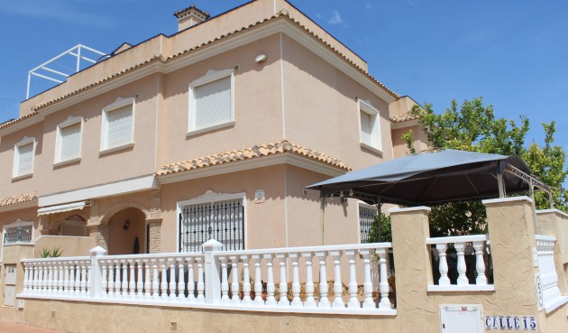 Brukt - Villa -
Orihuela Costa - Costa Blanca