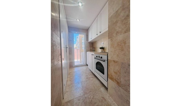 Återförsäljning - Villa -
Villamartin - Costa Blanca