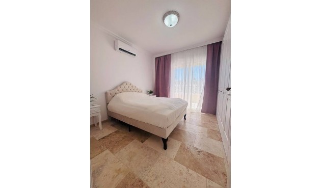 Återförsäljning - Villa -
Villamartin - Costa Blanca