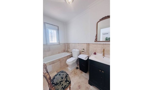 Återförsäljning - Villa -
Villamartin - Costa Blanca