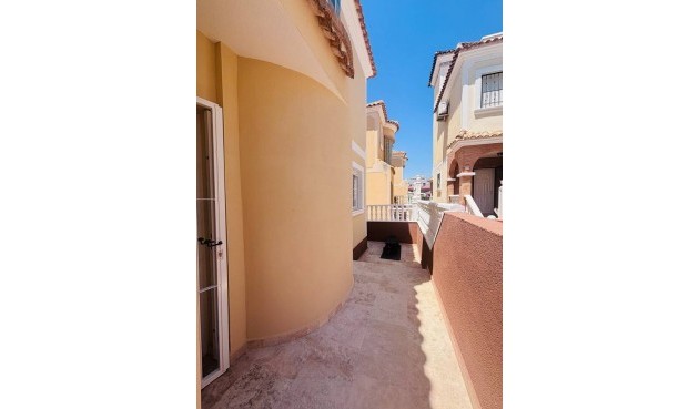 Återförsäljning - Villa -
Villamartin - Costa Blanca