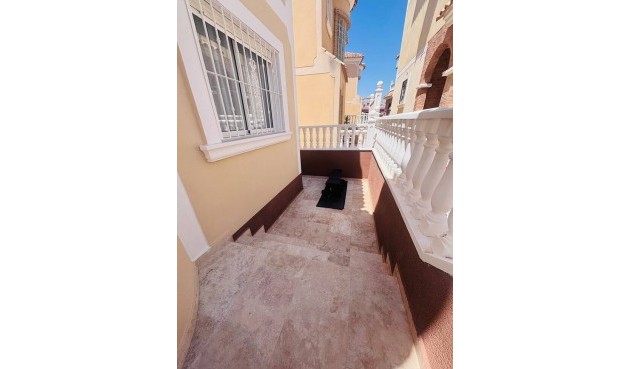 Återförsäljning - Villa -
Villamartin - Costa Blanca