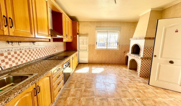 Brukt - Villa -
Catral - Costa Blanca