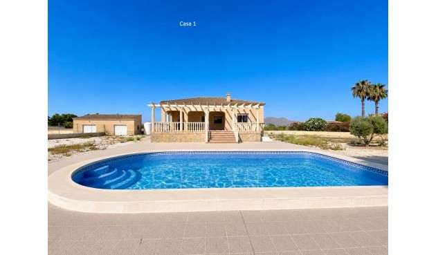 Brukt - Villa -
Catral - Costa Blanca