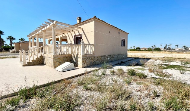 Brukt - Villa -
Catral - Costa Blanca