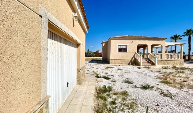 Brukt - Villa -
Catral - Costa Blanca