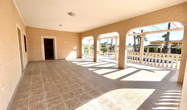 Brukt - Villa -
Catral - Costa Blanca