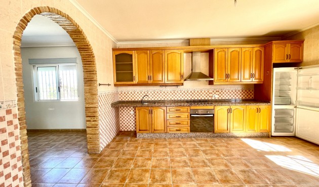 Brukt - Villa -
Catral - Costa Blanca