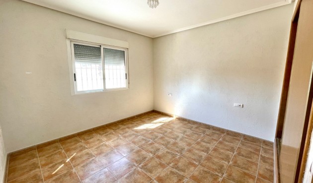 Brukt - Villa -
Catral - Costa Blanca