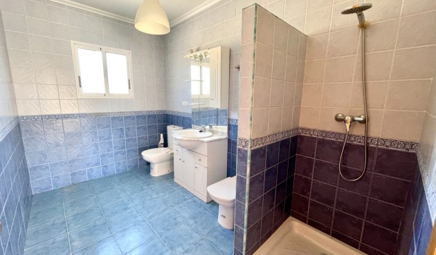 Brukt - Villa -
Catral - Costa Blanca