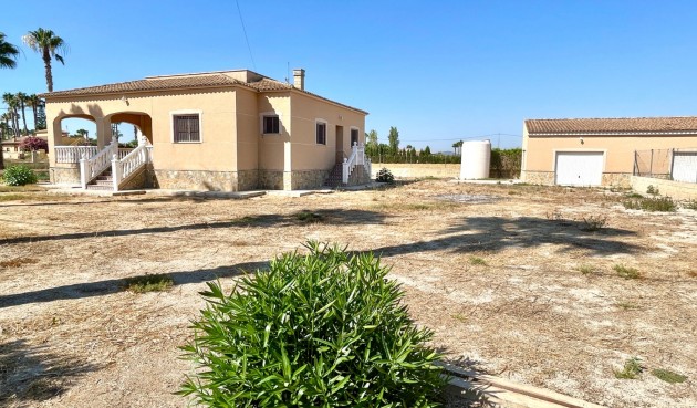 Brukt - Villa -
Catral - Costa Blanca