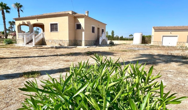 Brukt - Villa -
Catral - Costa Blanca