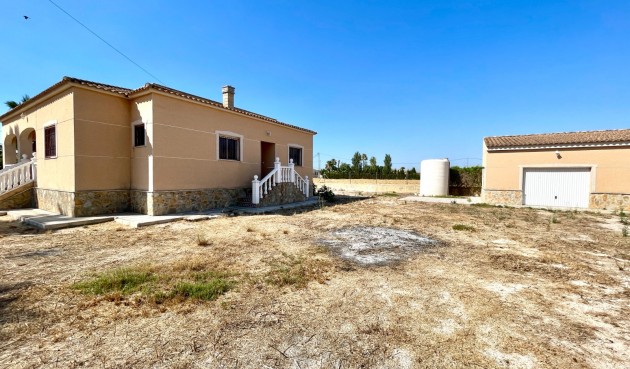 Brukt - Villa -
Catral - Costa Blanca