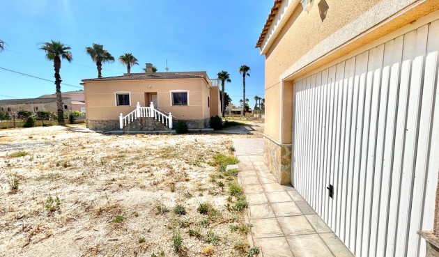 Brukt - Villa -
Catral - Costa Blanca