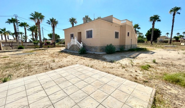 Brukt - Villa -
Catral - Costa Blanca