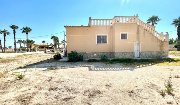 Brukt - Villa -
Catral - Costa Blanca