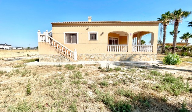 Brukt - Villa -
Catral - Costa Blanca