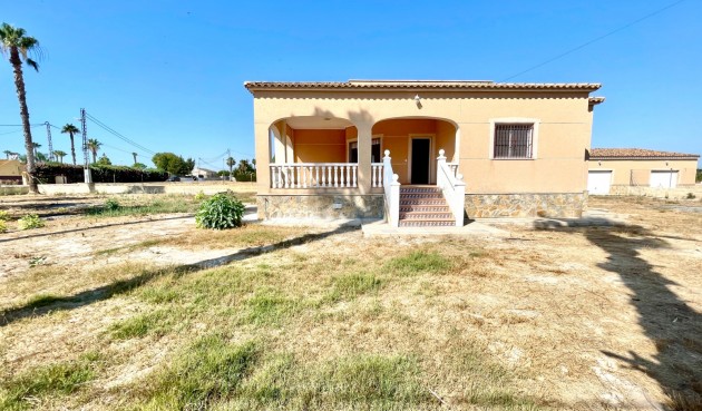 Brukt - Villa -
Catral - Costa Blanca