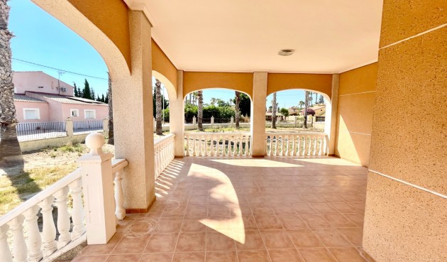Brukt - Villa -
Catral - Costa Blanca