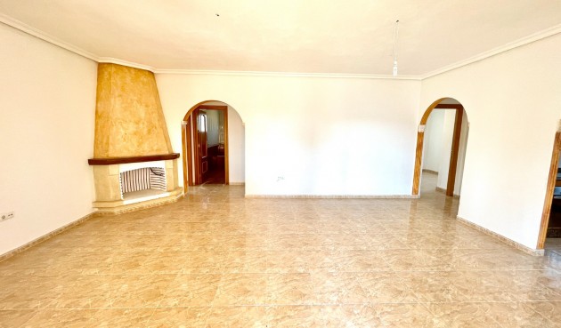 Brukt - Villa -
Catral - Costa Blanca