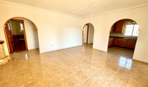 Brukt - Villa -
Catral - Costa Blanca