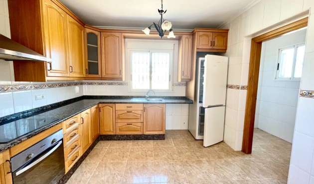 Brukt - Villa -
Catral - Costa Blanca