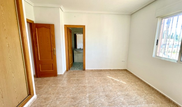 Brukt - Villa -
Catral - Costa Blanca