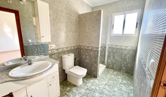 Brukt - Villa -
Catral - Costa Blanca