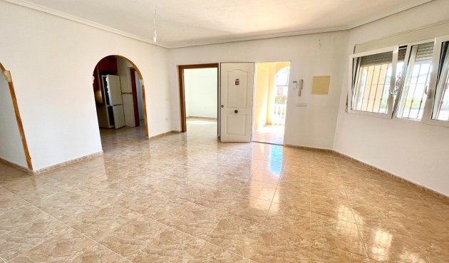 Brukt - Villa -
Catral - Costa Blanca