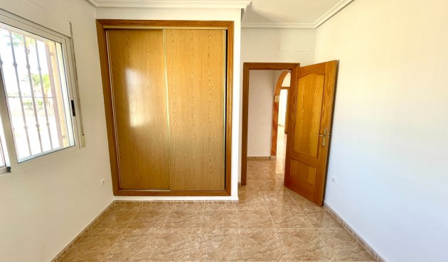 Brukt - Villa -
Catral - Costa Blanca