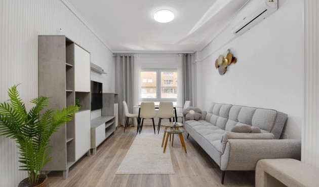 Brukt - Apartment -
Torrevieja - Estacion De Autobuses