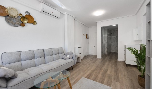 Brukt - Apartment -
Torrevieja - Estacion De Autobuses