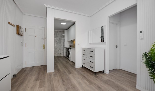 Brukt - Apartment -
Torrevieja - Estacion De Autobuses