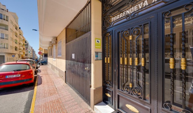 Brukt - Apartment -
Torrevieja - Estacion De Autobuses