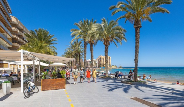 Brukt - Apartment -
Torrevieja - Estacion De Autobuses