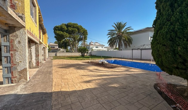 Brukt - Villa -
Cabo Roig - Costa Blanca