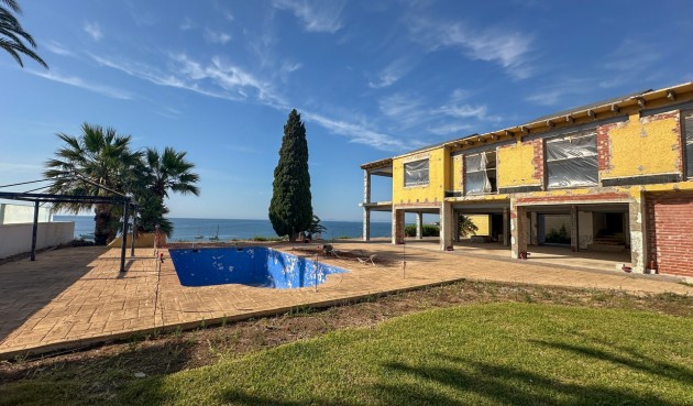 Brukt - Villa -
Cabo Roig - Costa Blanca