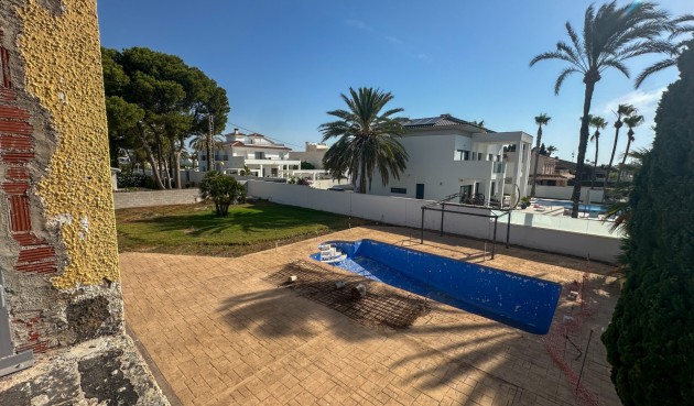 Brukt - Villa -
Cabo Roig - Costa Blanca