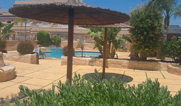 Brukt - Villa -
Orihuela Costa - Costa Blanca