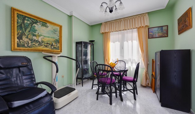 Brukt - Apartment -
Torrevieja - Antonio Machado