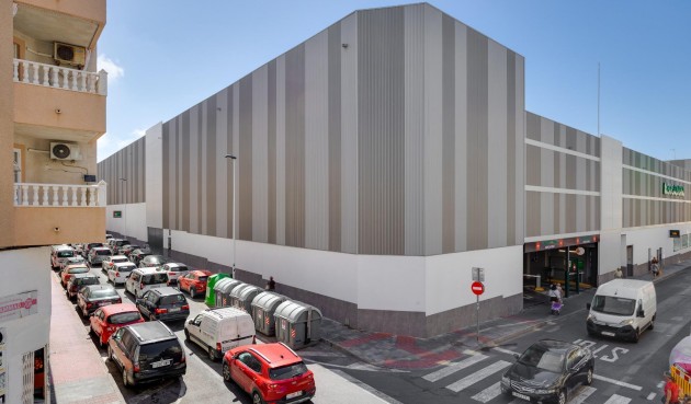 Brukt - Apartment -
Torrevieja - Antonio Machado